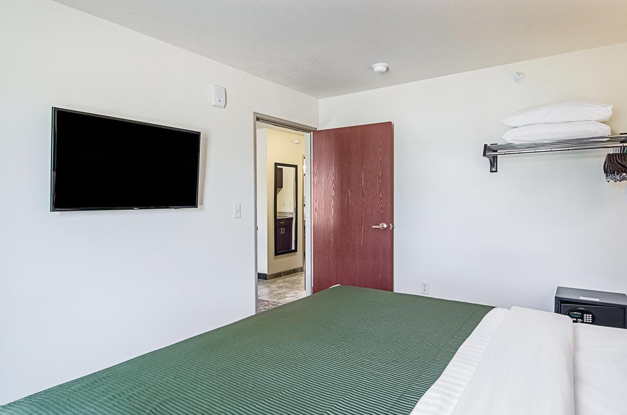 Cobblestone Inn & Suites - Guernsey Exterior photo