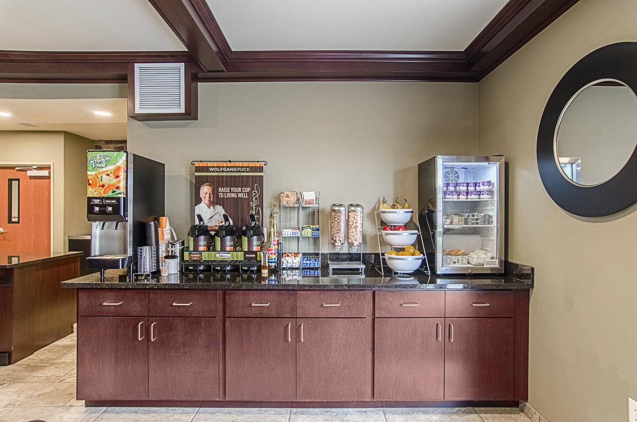Cobblestone Inn & Suites - Guernsey Exterior photo