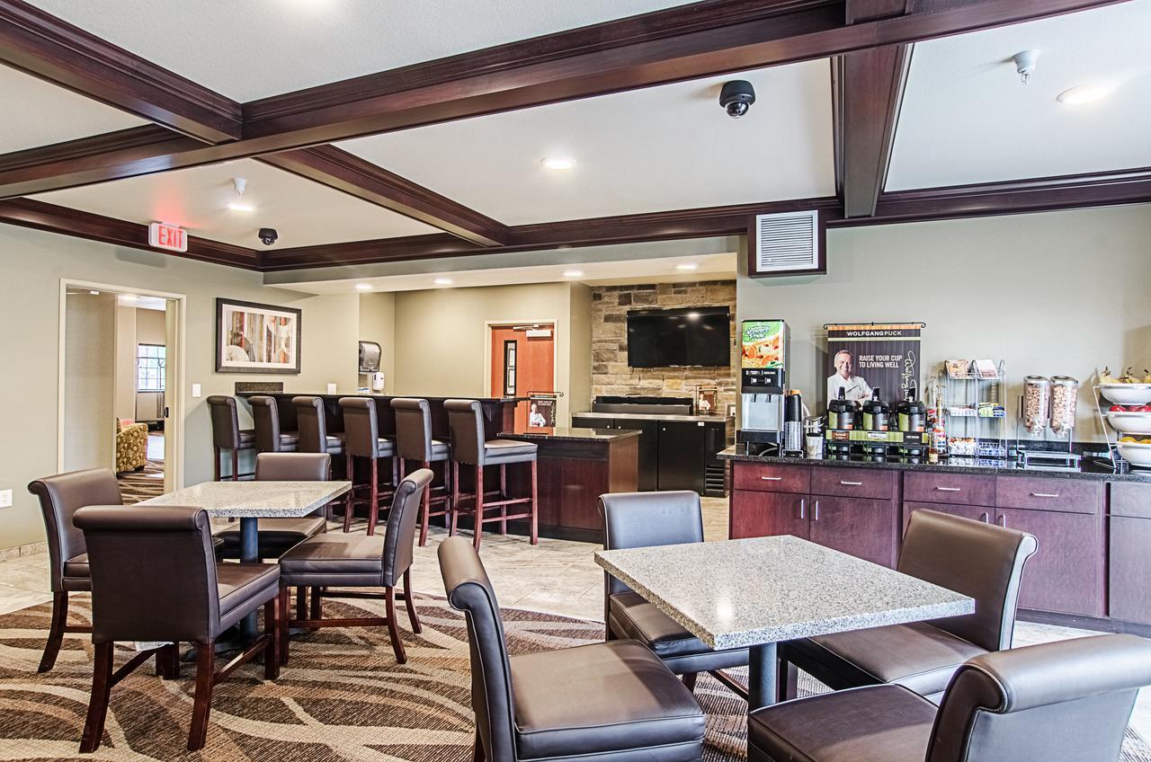 Cobblestone Inn & Suites - Guernsey Exterior photo