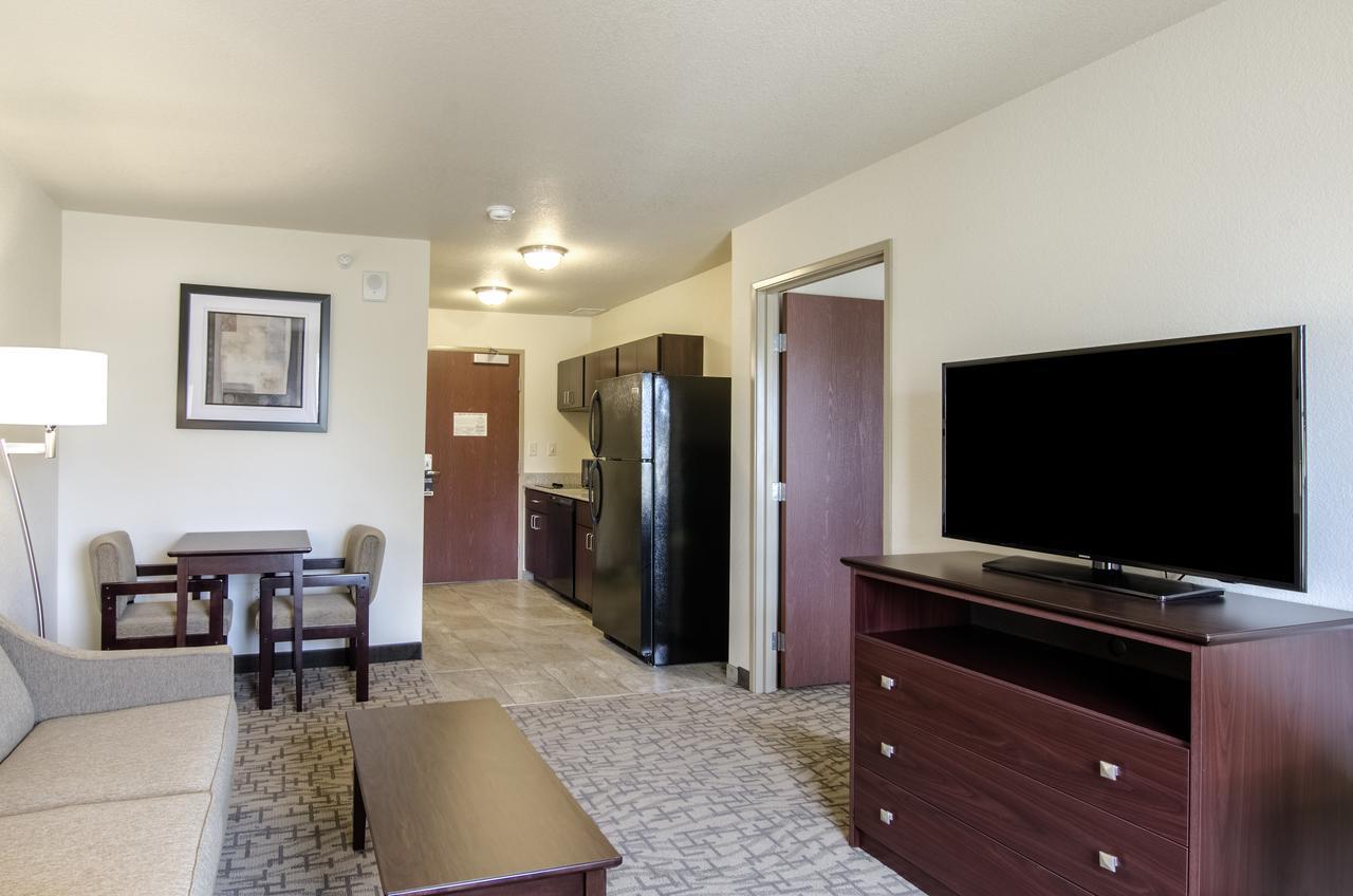 Cobblestone Inn & Suites - Guernsey Exterior photo